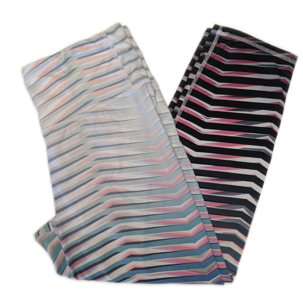 Athleta polyester/spandex multicolor chevron design cropped leggings, M